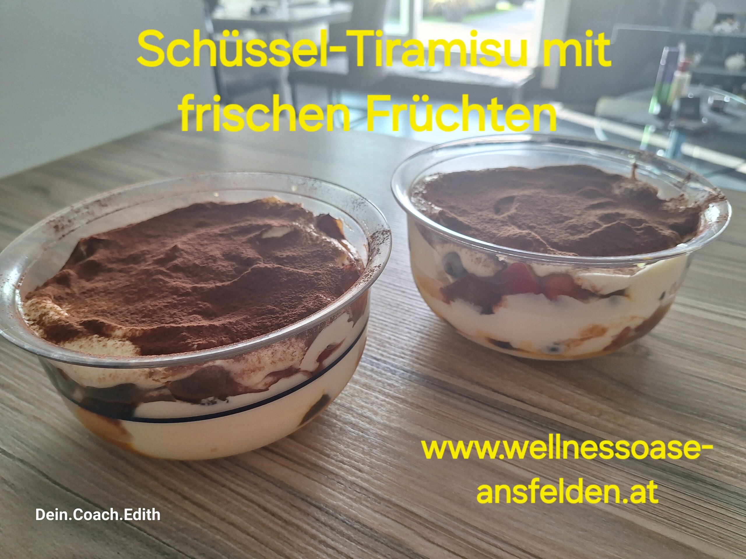 Schüssel-Tiramisu mit frischen Früchten